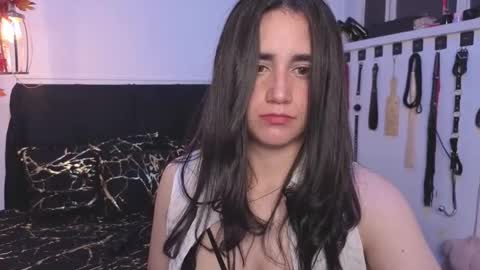 elowen_halley1 online show from November 21, 6:50 pm