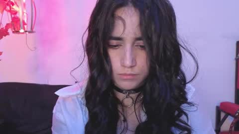 elowen_halley1 online show from December 20, 6:48 pm