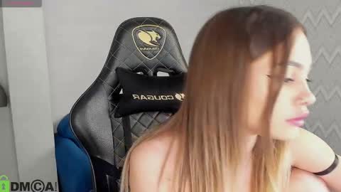 Snapshot of elsa_carterr chatting on October 8, 8:45 am elsa_carterr online show from October 8, 8:45 am