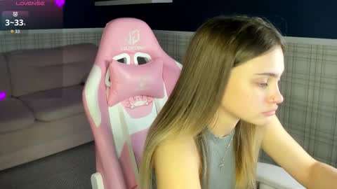 Snapshot of elsa_carterr chatting on October 17, 8:39 am elsa_carterr online show from October 17, 8:39 am