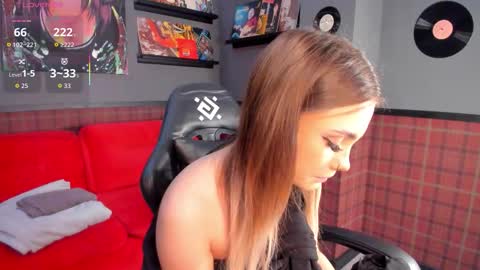 Snapshot of elsa_carterr chatting on October 23, 2:22 am elsa_carterr online show from October 23, 2:22 am