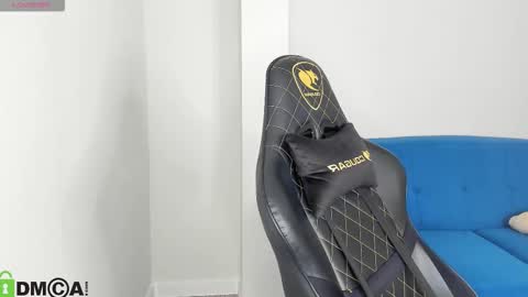 Snapshot of elsa_carterr chatting on November 24, 1:55 pm elsa_carterr online show from November 24, 1:55 pm