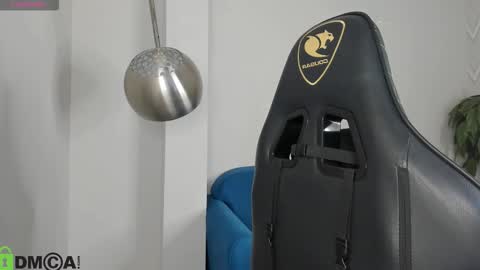 Snapshot of elsa_carterr chatting on December 1, 9:03 am elsa_carterr online show from December 1, 9:03 am