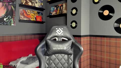 Snapshot of elsa_carterr chatting on December 5, 9:29 am elsa_carterr online show from December 5, 9:29 am