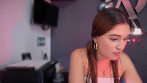  ELSA  online show from September 22, 7:49 pm