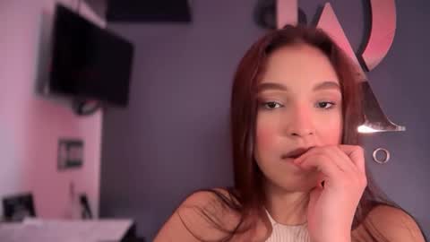  ELSA  online show from September 25, 8:12 pm