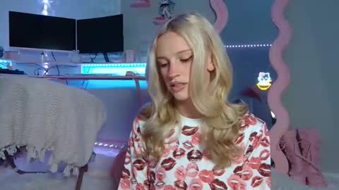 elsa_may online show from February 3, 2:53 am