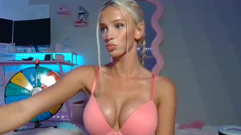 elsa_may online show from April 14, 12:16 am