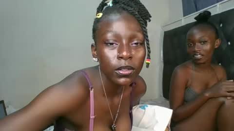 elsiejoy online show from November 4, 7:40 am