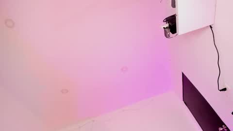 elsiemorrison online show from February 21, 1:28 am