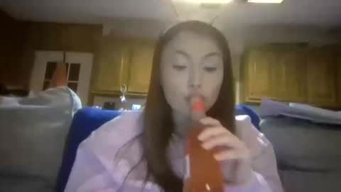 Snapshot of elsierain469 chatting on February 15, 2:19 am Elsie Rain online show from February 15, 2:19 am