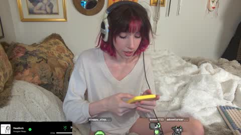 Snapshot of elslove chatting on December 12, 12:05 am ELS online show from December 12, 12:05 am