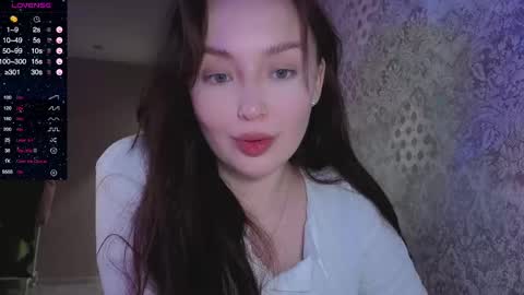 Snapshot of elusive_mia chatting on May 29, 9:57 pm Mia 3 online show from May 29, 9:57 pm