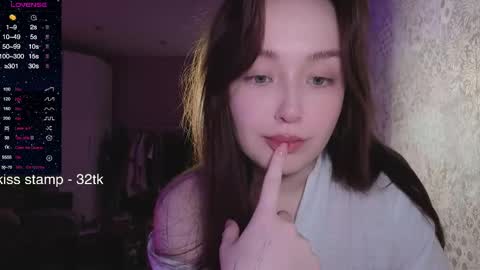 Mia 3 online show from June 7, 5:49 pm