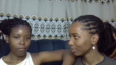 Snapshot of elvier_pretty chatting on October 19, 9:26 pm flo online show from October 19, 9:26 pm