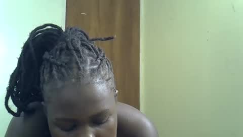 Snapshot of elvier_pretty chatting on December 19, 8:54 am flo online show from December 19, 8:54 am