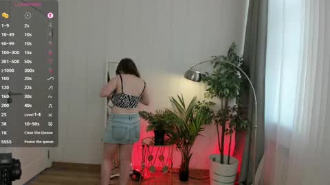 Erica  online show from April 12, 2:00 pm