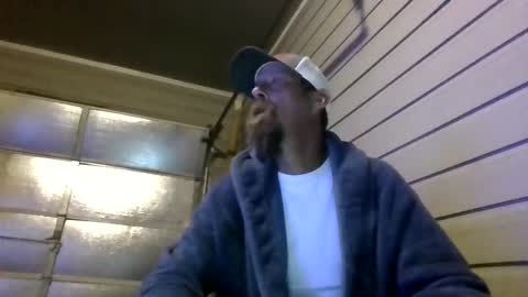 elwooood7 online show from March 14, 11:48 am