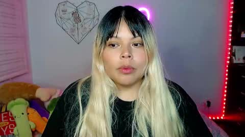 Snapshot of elymoon chatting on December 20, 1:56 am Ely online show from December 20, 1:56 am