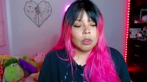 Snapshot of elymoon chatting on January 6, 8:45 pm Ely online show from January 6, 8:45 pm