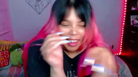 Snapshot of elymoon chatting on January 13, 11:32 pm Ely online show from January 13, 11:32 pm