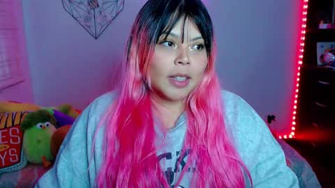 Snapshot of elymoon chatting on January 15, 10:57 pm Ely online show from January 15, 10:57 pm