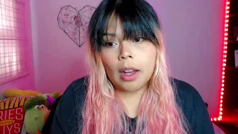 Snapshot of elymoon chatting on February 1, 10:19 pm Ely online show from February 1, 10:19 pm