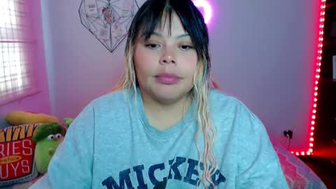 Snapshot of elymoon chatting on February 15, 9:33 pm Ely online show from February 15, 9:33 pm