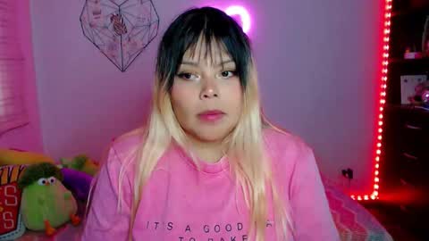 Snapshot of elymoon chatting on February 23, 10:29 pm Ely online show from February 23, 10:29 pm