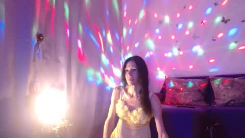 Snapshot of elysasun chatting on November 17, 6:24 pm Elisa online show from November 17, 6:24 pm