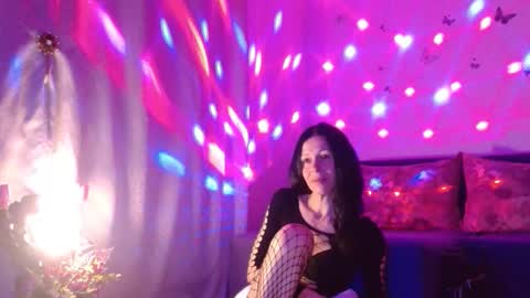 Elisa online show from March 4, 11:00 pm