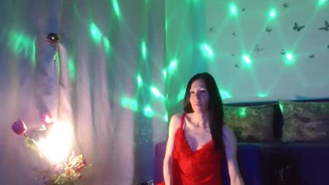 Snapshot of elysasun chatting on May 1, 7:29 pm Elisa online show from May 1, 7:29 pm
