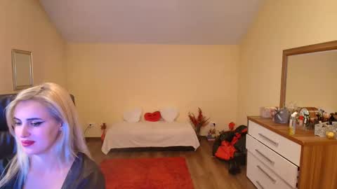 elysia3333 online show from October 21, 12:22 am