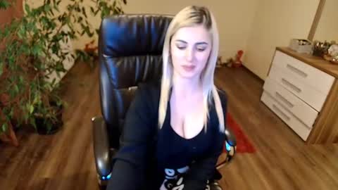 elysia3333 online show from January 16, 1:31 am