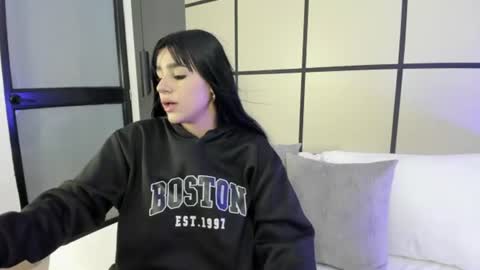 E L Y online show from July 3, 12:33 pm