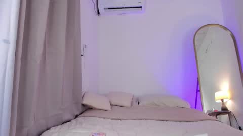 Snapshot of elza_fuentes01 chatting on October 30, 8:09 pm Michelle online show from October 30, 8:09 pm