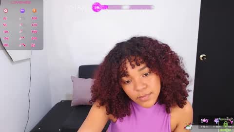 Snapshot of ema__miller chatting on January 24, 12:20 am ema__miller online show from January 24, 12:20 am
