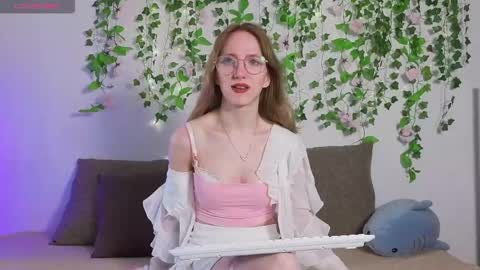 Snapshot of emacalim_ chatting on April 23, 7:49 pm Emma online show from April 23, 7:49 pm