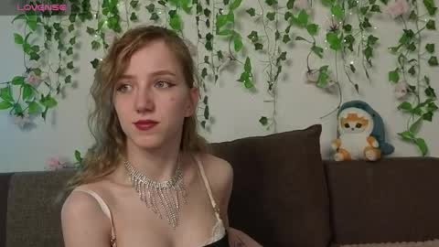 Snapshot of emacalim_ chatting on May 19, 6:58 pm Emma online show from May 19, 6:58 pm