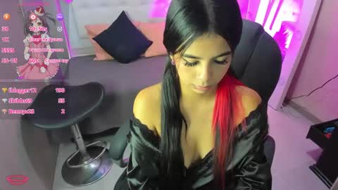 Snapshot of emalinda__hills chatting on February 1, 5:58 pm EMA online show from February 1, 5:58 pm