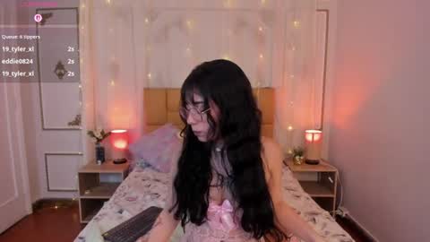 Emma online show from July 28, 3:24 am