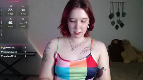 Snapshot of ember_lune chatting on July 13, 7:55 am Ember online show from July 13, 7:55 am