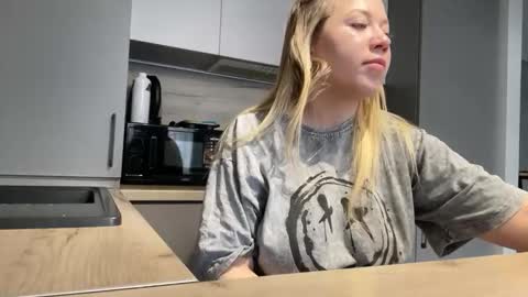 Alice online show from November 18, 9:25 am