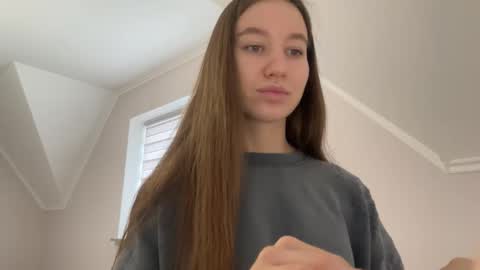 Snapshot of emberfamn chatting on November 22, 10:58 am Alina online show from November 22, 10:58 am