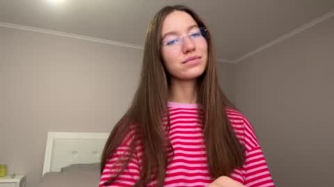 Snapshot of emberfamn chatting on July 10, 2:30 pm Alina online show from July 10, 2:30 pm