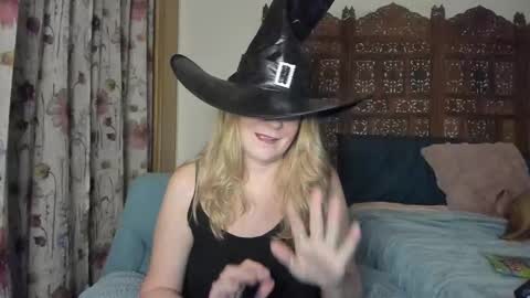 Ember Pheonixxx online show from November 1, 1:40 am