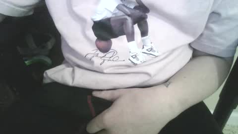 Snapshot of emberrush chatting on December 4, 11:52 am Ember online show from December 4, 11:52 am