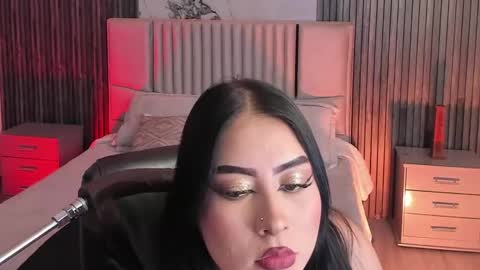 Ember Velvet online show from April 1, 4:02 am