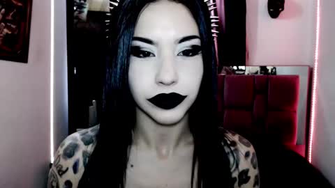 Snapshot of emearld_black chatting on January 16, 12:53 pm Emerald Black online show from January 16, 12:53 pm