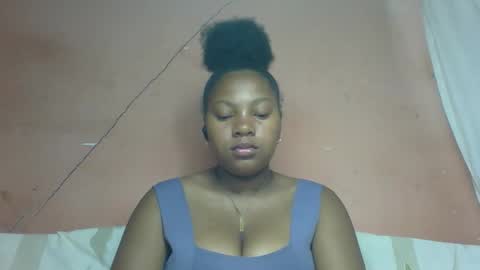 Snapshot of emeldah chatting on January 6, 2:21 pm emelda online show from January 6, 2:21 pm